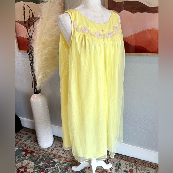 Komar Vintage Yellow Babydoll Nightgown - Picture 5 of 8